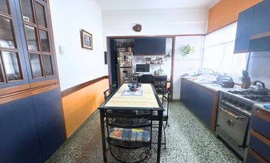 PH  Departamento y Local en zona estacion de tren Jose Marmol.
