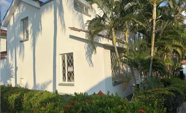 SE VENDE CASA EN GIRARDOR  ALCATRACES 2