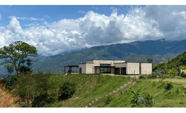 FINCA MODERNA Y NUEVA EN SAN JERONIMO UNIDAD CERRADA