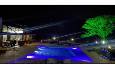 FINCA MODERNA Y NUEVA EN SAN JERONIMO UNIDAD CERRADA