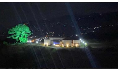 FINCA MODERNA Y NUEVA EN SAN JERONIMO UNIDAD CERRADA