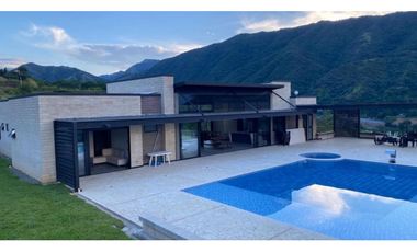 FINCA MODERNA Y NUEVA EN SAN JERONIMO UNIDAD CERRADA