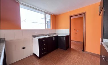 Mitad del Mundo, Casa en Venta, 118m2, 3 Habitaciones