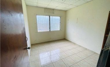 ALQUILER DE CASA EN DAVID COMPLETAMENTE CERCADA DOLEGUITA