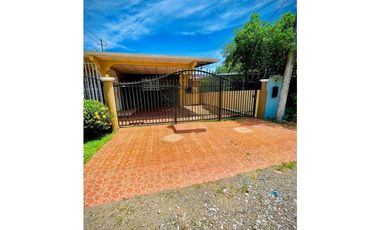 ALQUILER DE CASA EN DAVID COMPLETAMENTE CERCADA DOLEGUITA