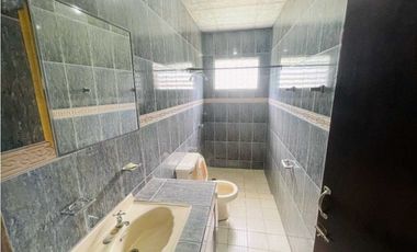 ALQUILER DE CASA EN DAVID COMPLETAMENTE CERCADA DOLEGUITA