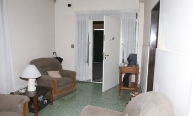 Departamento Tipo Casa en venta en Remedios de Escalada Este