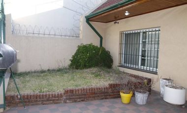 Departamento Tipo Casa en venta en Remedios de Escalada Este
