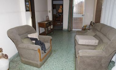 Departamento Tipo Casa en venta en Remedios de Escalada Este