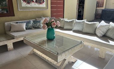 OPORTUNIDAD!! CASA 4 DORM + SERVICIO + SUBTE LOS BOSQUES