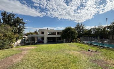 OPORTUNIDAD!! CASA 4 DORM + SERVICIO + SUBTE LOS BOSQUES