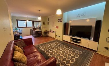 OPORTUNIDAD!! CASA 4 DORM + SERVICIO + SUBTE LOS BOSQUES