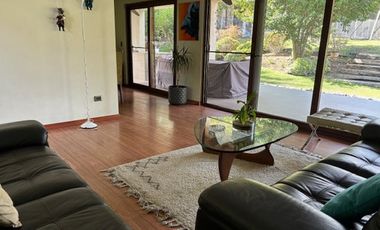 OPORTUNIDAD!! CASA 4 DORM + SERVICIO + SUBTE LOS BOSQUES
