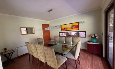 OPORTUNIDAD!! CASA 4 DORM + SERVICIO + SUBTE LOS BOSQUES