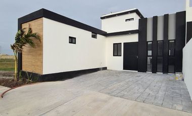 Casa en VENTA en PUNTA LOMAS
