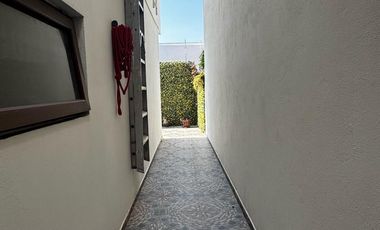 Venta de casa en Condominio Meteoro, 2da Cerrada de Altozano No. 551 Condominio Meteoro -Fraccionamiento Altozano el Nuevo Querétaro