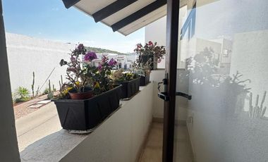 Venta de casa en Condominio Meteoro, 2da Cerrada de Altozano No. 551 Condominio Meteoro -Fraccionamiento Altozano el Nuevo Querétaro
