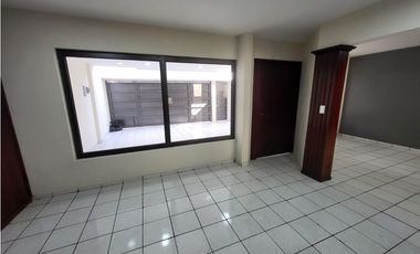 CASA HOLANDA, FRACC. LOS LAURELES ( la luneta ) ZAMORA MICHOACAN