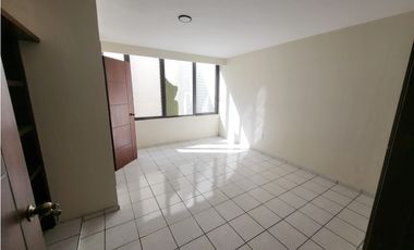 CASA HOLANDA, FRACC. LOS LAURELES ( la luneta ) ZAMORA MICHOACAN