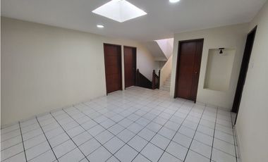 CASA HOLANDA, FRACC. LOS LAURELES ( la luneta ) ZAMORA MICHOACAN