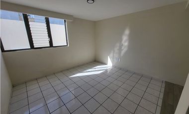 CASA HOLANDA, FRACC. LOS LAURELES ( la luneta ) ZAMORA MICHOACAN