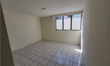 CASA HOLANDA, FRACC. LOS LAURELES ( la luneta ) ZAMORA MICHOACAN