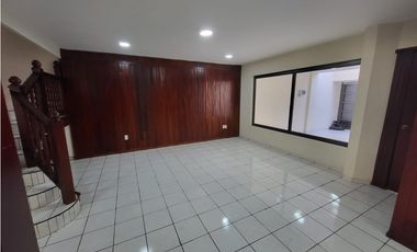 CASA HOLANDA, FRACC. LOS LAURELES ( la luneta ) ZAMORA MICHOACAN