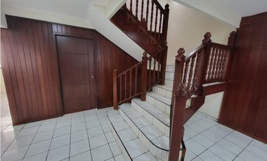 CASA HOLANDA, FRACC. LOS LAURELES ( la luneta ) ZAMORA MICHOACAN