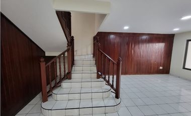 CASA HOLANDA, FRACC. LOS LAURELES ( la luneta ) ZAMORA MICHOACAN