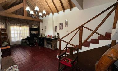 Chalet en Excelente Ubicación!!!! Echeverría 875, Monte Grande.-