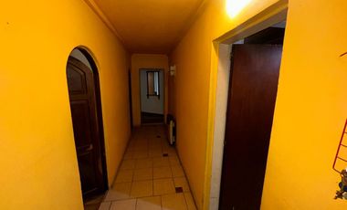 Chalet en Excelente Ubicación!!!! Echeverría 875, Monte Grande.-