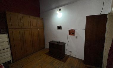 Chalet en Excelente Ubicación!!!! Echeverría 875, Monte Grande.-