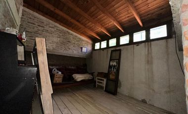 Chalet en Excelente Ubicación!!!! Echeverría 875, Monte Grande.-