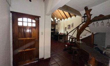 Chalet en Excelente Ubicación!!!! Echeverría 875, Monte Grande.-