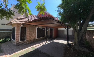 Chalet en Excelente Ubicación!!!! Echeverría 875, Monte Grande.-