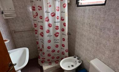 Chalet en Excelente Ubicación!!!! Echeverría 875, Monte Grande.-