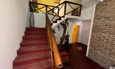 Chalet en Excelente Ubicación!!!! Echeverría 875, Monte Grande.-
