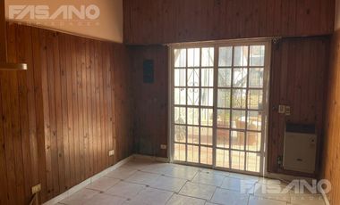 CASA 3 AMB. 291m2, JARDIN, ENTRADA DE COCHE   - VILLA BALLESTER