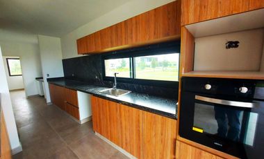 Casa en venta - 4 Dormitorios 3 Baños - 784Mts2 - Escobar