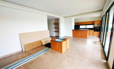 Casa en venta - 4 Dormitorios 3 Baños - 784Mts2 - Escobar