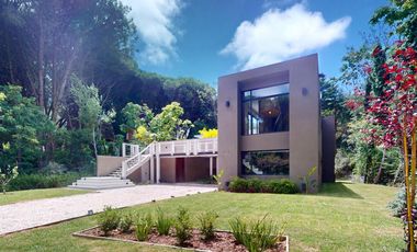 Cod 845 Alquiler y venta USD 590.000.- Excelente!