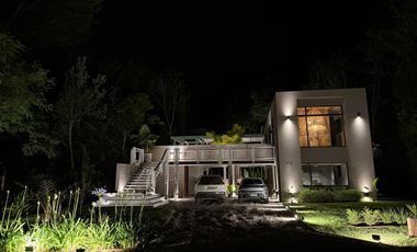Cod 845 Alquiler y venta USD 590.000.- Excelente!