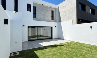 Casa en venta en Terrazas de Manantiales , 3 dormitorios, principal en suite
