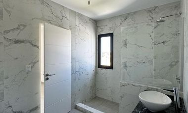 Casa en venta en Terrazas de Manantiales , 3 dormitorios, principal en suite