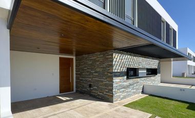 Casa en venta en Terrazas de Manantiales , 3 dormitorios, principal en suite
