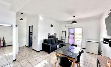 Departamento en Venta. 1 dorm. Balcón amplio al frente. Centro Campana