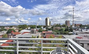Departamento en Venta. 1 dorm. Balcón amplio al frente. Centro Campana