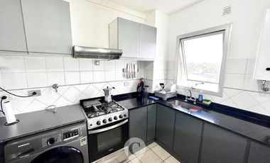 Departamento en Venta. 1 dorm. Balcón amplio al frente. Centro Campana