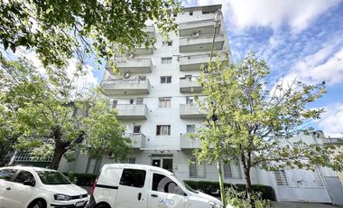 Departamento en Venta. 1 dorm. Balcón amplio al frente. Centro Campana