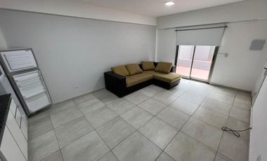 En Alquiler | Hermoso Departamento de Categoría en Paso del Rey | 2 Ambientes con Cochera Descubierta, Balcón y Patio |